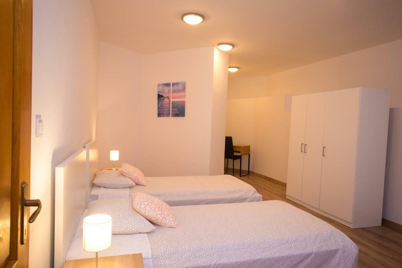 Apartman Girasol Pula Exteriér fotografie