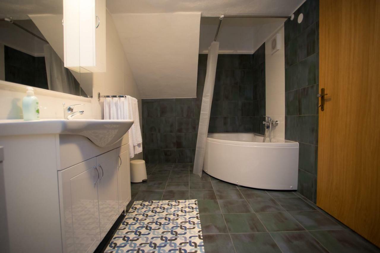Apartman Girasol Pula Exteriér fotografie