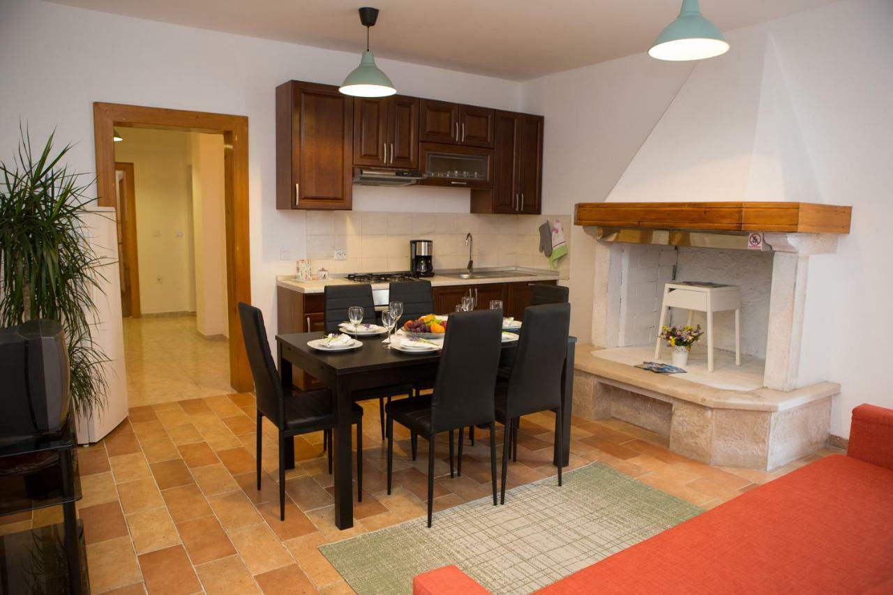 Apartmán Apartman Girasol Pula Exteriér fotografie