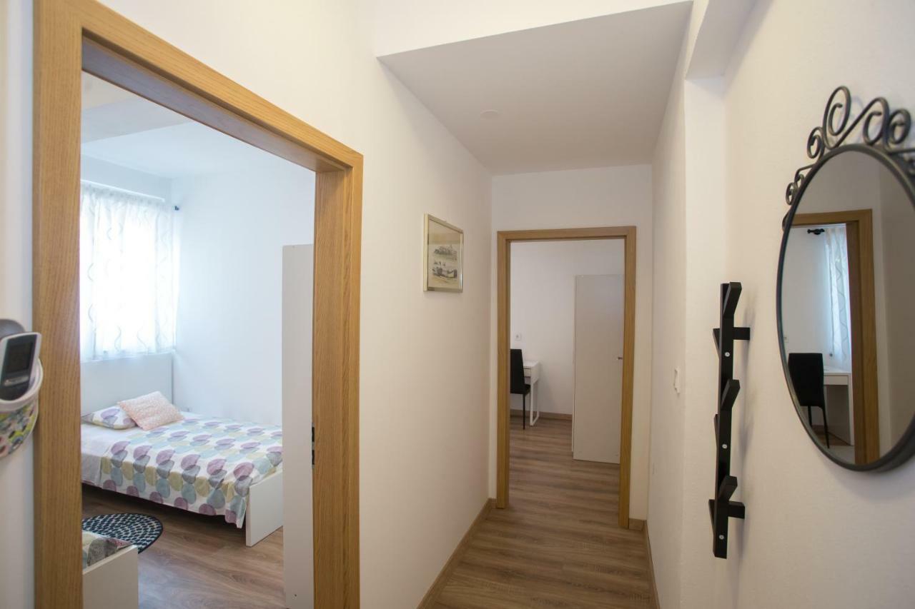 Apartman Girasol Pula Exteriér fotografie