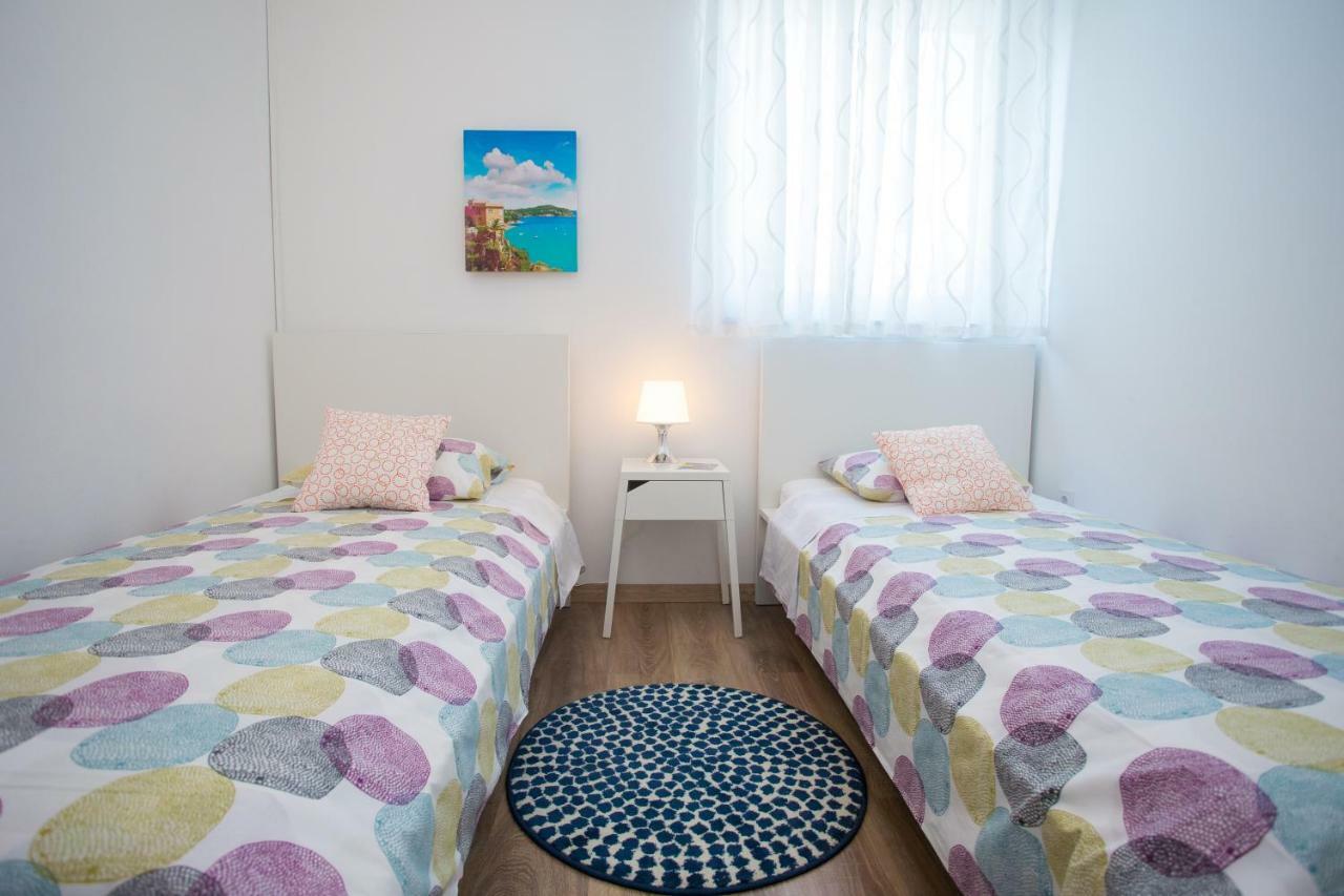 Apartmán Apartman Girasol Pula Exteriér fotografie